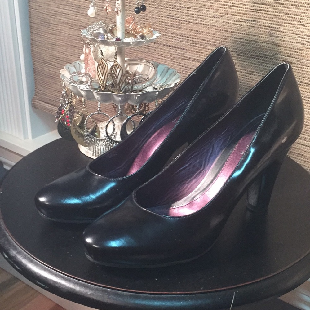 Geox Respira Leather Heels. 8m. New!